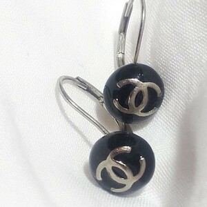 CHANEL ピアス 03C フレンチフック ブラック×シルバー