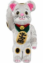 新品未開封【BE@RBRICK 招き猫 千万両 着ぐるみ 銀 400％】ベアブリック メディコムトイ 東京ソラマチ店限定 謹賀新年 風水 クリスマス_画像1