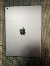 Apple iPad 第5世代　Wi-Fiモデル　32G MPGT2J/A ゴールド_画像3