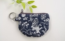 ハンドメイド〈キーリング付き〉 まるいコインケース　　 森の動物*navy linen*　 (10.5×7.5）_画像2