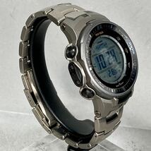 極美品PROTREK PRW-3000T-7JF タフソーラー 電波受信 電波ソーラー マルチバンド6方位/温度/高度計トリプルセンサー メタルバンド チタン_画像6