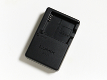 ★☆ Panasonic LUMIX DE-A99 充電器 バッテリーチャージャー ☆★_画像1