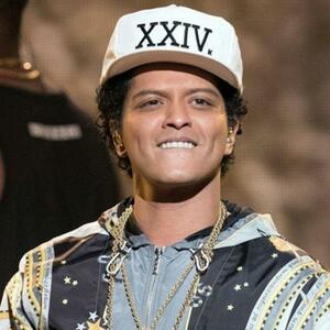 送料無料☆新品◆ブルーノマーズ XXIV K キャップ 白 CAP Bruno Mars　帽子