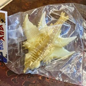 マルサン マルガチャ 東宝怪獣シリーズ デストロイア 飛翔体 彩色 金吹き 蓄光 GID ミニソフビ MARUSAN デストロイヤ