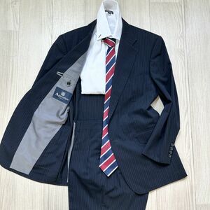 最高の着心地　アクアスキュータム★Aquascutum　94AB4（M程度） ネイビー　ストライプ　紺　セットアップ　スーツ　2B　背抜き　メンズ