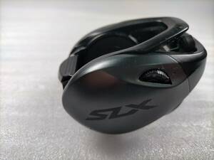 竝【パーツ】 シマノ 21 SLX BFS 左 【純正 ボディー 本体のみ】SHIMANO ベイトリール 遠投　ヘビキャロ　バーサタイル 043696 2104