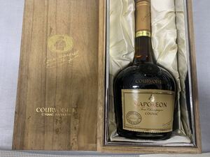 100円スタート　クルボアジェ 特級　ブランデー 古酒 ナポレオン COURVOISIER 箱付 コニャック 