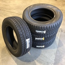 (BM001.7) 送料無料[4本セット] PIRELLI ICE ASIMMETRICO Plus 215/65R16 98Q 2021年製造 室内保管 スタッドレス 215/65/16　4本セット_画像1