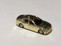 トミカ TOMICA 日産 ニッサン スカイライン 覆面パトカー 金メッキ 非売品 NISSAN SKYLINE NO.105 ベトナム製 タカラトミー_画像2