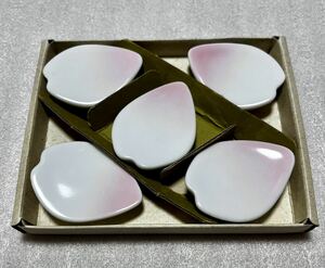 未使用 新品 陶器製 桜の花びら箸置き 5個 桜 さくら 花びら ピンク 可愛い 卓上 美濃焼