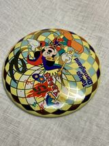 東京ディズニーランド　15周年記念缶バッジ 未使用ですが、キズあり_画像4