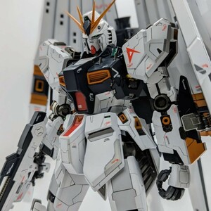 1/100　MGνガンダムverkaダブルフィンファンネル装備改修塗装完成品　機動戦士ガンダム逆襲のシャア