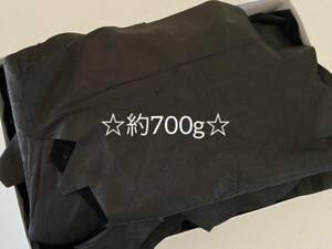 ☆格安☆【送料520円】 【同梱不可】 ◇衣料革 ハギレ 1デシ以上 黒 ブラック 約700g ①