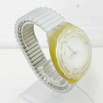 swatch SWISS スウォッチ スイス 腕時計 時計 クオーツ クォーツ SCUBA200 WATER RESISTANT 200M 白文字盤 3針 伸縮ベルト NK_画像4