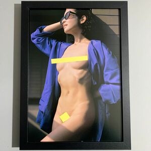 ■荻野目慶子■ヌードグラビア②/A4額装品/写真集/絶版/写楽/貴重写真/セクシー/ノーブラ/女優 A567