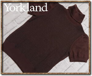 ☆Yorkland　ヨークランド　半袖タートルニット　茶☆