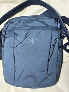 未使用 Arcteryx アークテリクス SlingBlade 4 Sholder Bag スリングブレード4 ショルダーバック Pilot（パイロット）