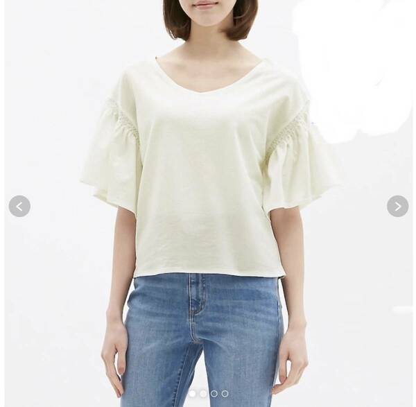 美品★GU シャーリングフリルスリープ　Tシャツ(半袖シャツSサイズVネックホワイト白Sサイズ