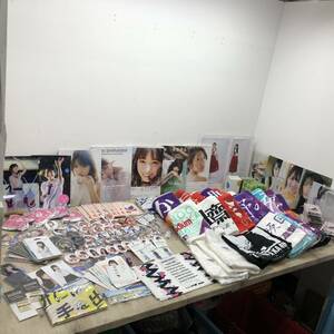 143 ☆) ☆1円～☆ 乃木坂46 日向坂46 櫻坂46 など グッズ まとめ / 写真集 タオル 缶バッジ ポストカード 【同梱不可】