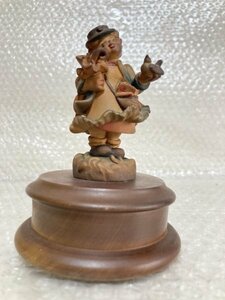 Walter Stahli Wood-Carvings オルゴール 木彫 女の子 高さ約13cm Edelwiss SWISS MUSICAL MOVEMENT 木製 スイス CUENDET 藤360