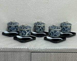 ◆ 陶印あり ◆ / 染付花柄 / 茶碗蒸し器 / 藍付茶碗 ( 高さ7.5㎝ ) / 藍付茶碗蓋 ( 高さ3.5㎝ ) / 受け皿台 / スプーン ■英373