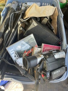  ヴィトンのバッグ数点8mmカメラなど数点