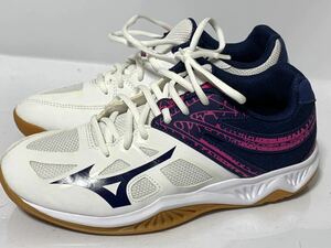 ほぼ新品 ミズノ mizuno バレーボールシューズ サンダーブレード 2 ホワイト×ネイビー 25cm インドアシューズ 室内シューズ