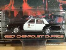 ■未開封■ GREENLIGHT 1/64 1987 CHEVROLET CAPRICE ターミネーター2 グリーンライト_画像2