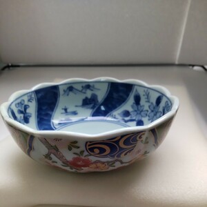 【雑貨】 食器　有田焼　清秀　中鉢　盛皿　地紋花絵　昭和レトロ　赤絵　 色絵　 陶器