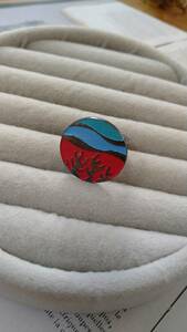 水色×赤　海の中の珊瑚の様な彫り模様入り・丸い指輪　リング　フリーサイズ