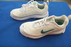 ◆◇即決　未使用　NIKE ナイキ　AIRMAX エアマックスAP　レディーススニーカー　24.0cm　ホワイト　CU4870-105　送料無料◇◆