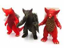 ★中古★ウルトラ怪獣シリーズ 怪獣 ゴモラ 3体セット 人形 フィギュア ソフビ★【TY706】_画像1