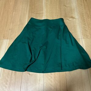 ブラウニー☆フレアスカート　緑　グリーン　クリスマスカラー　膝丈スカート　ポケット付き