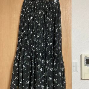 花柄プリーツロングスカート
