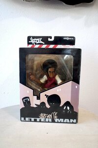 ○2002年Mezco Toyz Hoodz LETTER MAN　古道具のgplus広島　2311ｋ