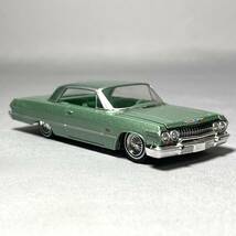 1/64 Greenlight ★ 1963 CHEVROLET IMPALA ★ グリーンライト CALIFORNIA LOW RIDERS ルース_画像1