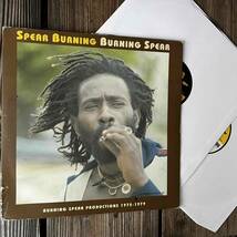 ★レアシングル音源集！映画ではアカペラだった「Jah No Dead」Discomix収録！【Burning Spear - Spear Burning】2枚組LP Pressure Sounds_画像1