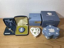 11-128 WEDG WOOD ウェッジウッド ブローチ ネクタイピン ピン 小物入れ ケース ジャスパー ワイルドストロベリー コレクション おまとめ_画像1