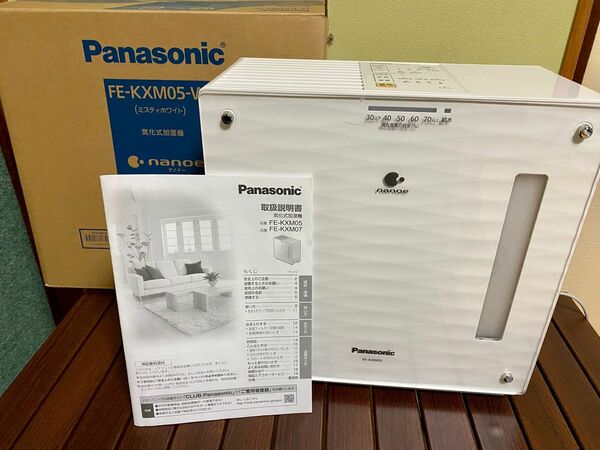 Panasonic パナソニック　気化式加湿機　FE-KXM05-W ホワイト ナノイー