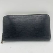 【美品】LOUIS VUITTON エピ　レザー　ジッピー　オーガナイザー　ノワール　黒　ブラック　シルバー金具　ロゴ金具　ルイヴィトン 長財布_画像2