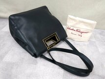 超美品●Salvatore Ferragamo フェラガモ●カーフ レザー 本革●2way ハンド バッグ●ネイビー●ゴールド金具●斜め掛け●かばん●Js41460_画像4