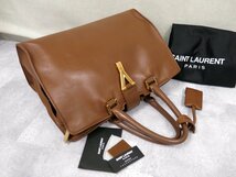 ●美品●SAINT LAURENT サンローラン●プチカバス●カーフ レザー 本革●ハンド バッグ●キャメルブラウン●腕掛け●Js41741_画像4