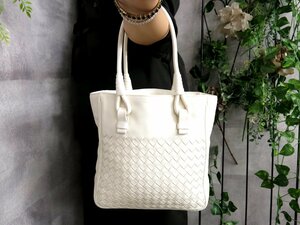 超美品●BOTTEGA VENETA ボッテガ ヴェネタ●イントレチャート●ラム レザー 本革●トート ハンド バッグ●オフホワイト●腕掛け●Js41691