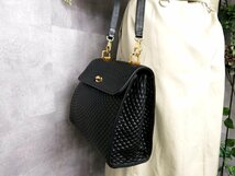 ●超美品●BALLY バリー●キルティング ラム レザー 本革●ショルダー バッグ●黒 ブラック●ゴールド金具●斜め掛け●Js41625_画像3