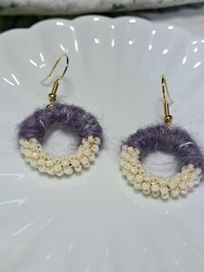 ハンドメイド ピアス モヘアとビーズ