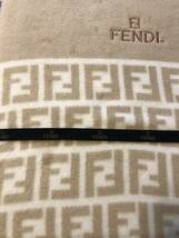 ★未使用保管品　FENDI　綿毛布　ズッカ柄　ベージュ　140×210ｃｍ　日本製　★_画像4