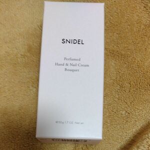 【SNIDEL BEAUTY スナイデル ビューティ】 パフュームド ハンド ＆ ネイルクリーム ブーケ