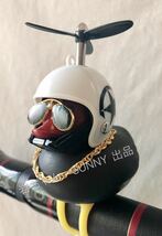 【黒　ハーレー風】アヒル隊長　車　自転車　バイク　飾り　プロペラ ヘルメット　騎乗パートナー_画像1
