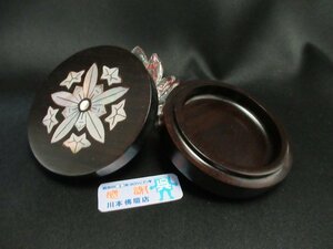 極上京仏具「螺螺香合/紫檀製/曹洞宗 永平寺/久我竜胆紋入/切立型ネジなし/3.0寸」宗紋螺鈿 らでん香合/焼香入【川本仏壇店】/川本仏