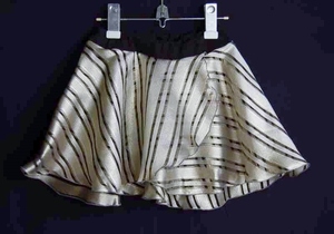 ** skirt gold lame ...28-32 new goods **( photograph is size 29-30. use is doing )